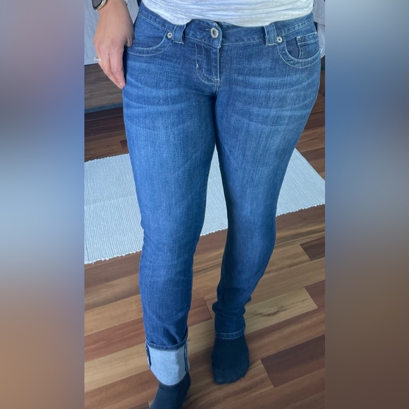 - Guess - Los Angeles - Picture 3 of 11